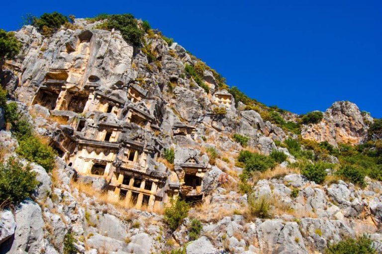 How to Travel from Istanbul to Antalya: Best Transport Options