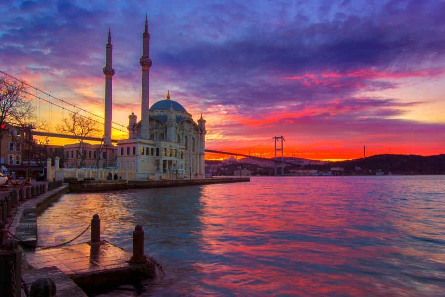 Top Things to Do in Istanbul at Night: City’s Best Venues