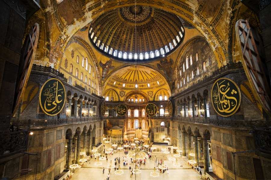 Ultimate Guide to Hagia Sophia: History, Art, and Travel Tips